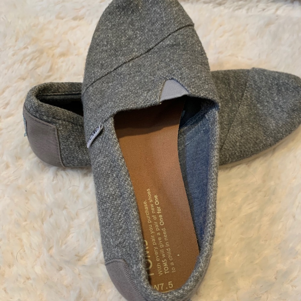 Tom’s slip ons